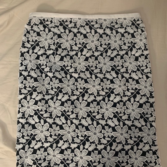 Floral Skirt - Karl Lagerfeld - Picture 2 of 6